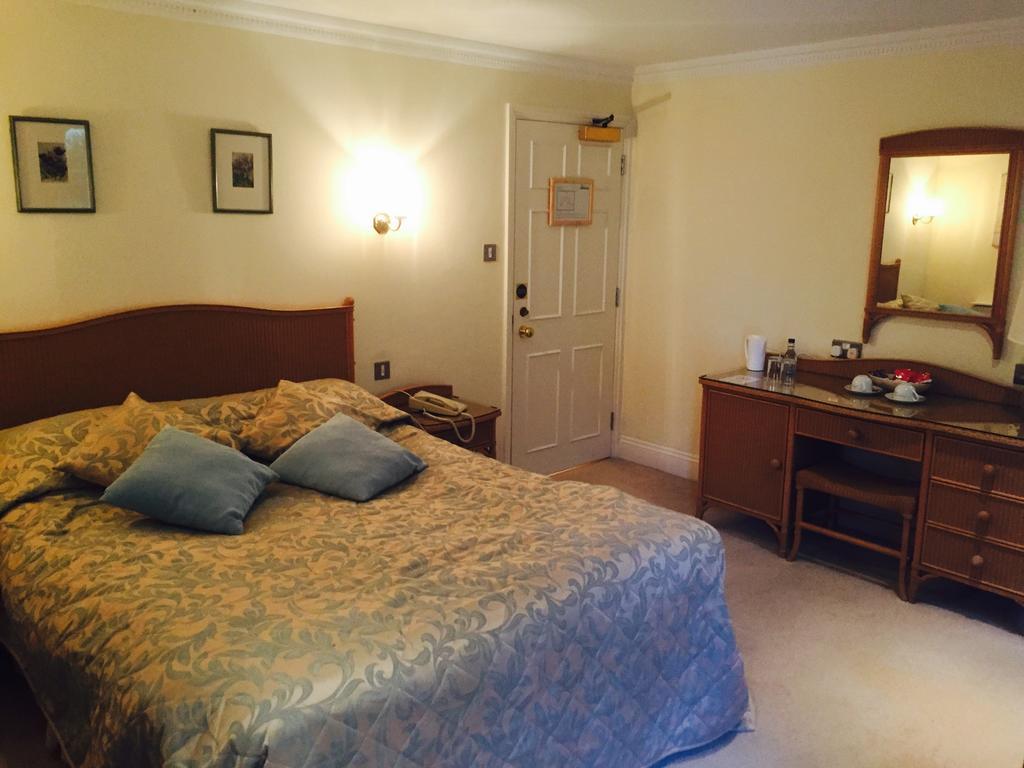 Sharnbrook Millhouse Hotel And Riverside Restaurant מראה חיצוני תמונה